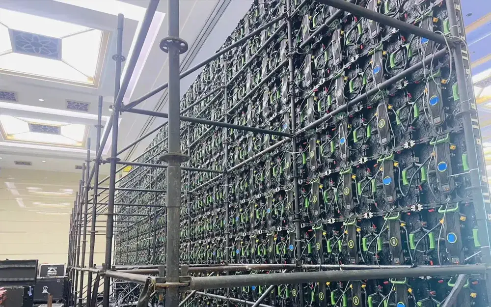 高清LED屏室内搭建现场